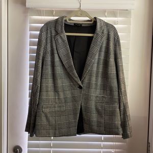 Torrid Blazer Size 2 (Look for the matching Pants)